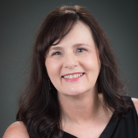 Meet your Posher, Pattie - Picture 3 of 6